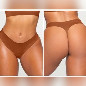 SKIMS Naked Dipped Seamless Thong In Saffron 2X NWT